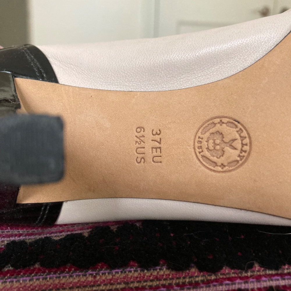 Balley Styleflex Pumps - Picture 2 of 5